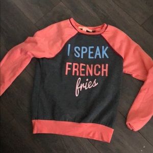 Sweatshirt / overtop